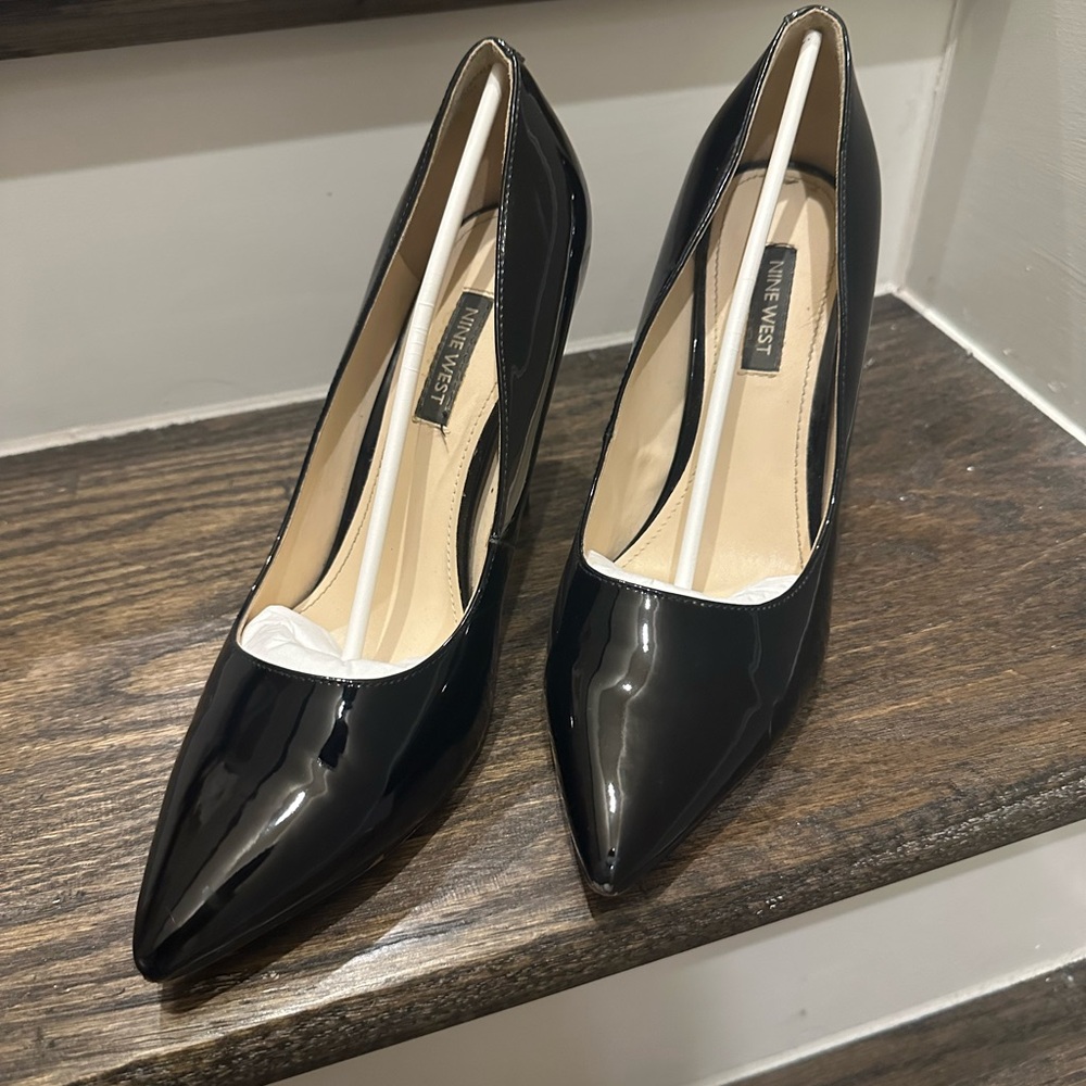Nine West Glossy Black Pumps